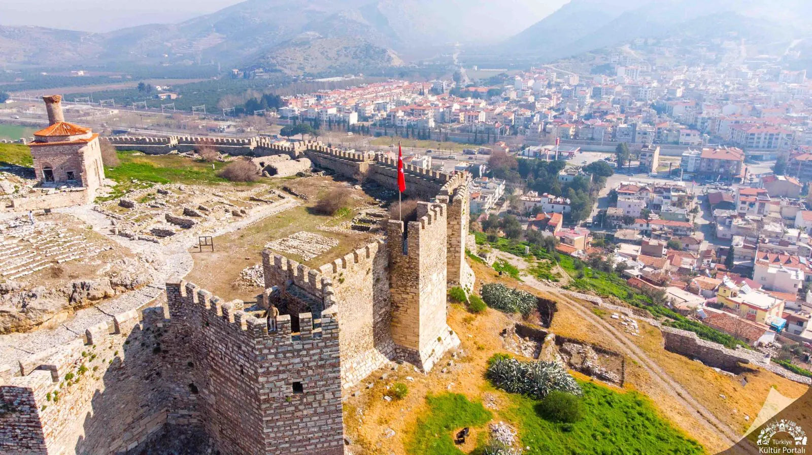 Ayasuluk Kalesi & St. Jean Bazilikası · Ayasuluk Castle & Basilica of St. John